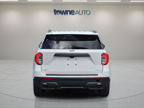 Used 2023 Ford Explorer XLT w/ Equipment Group 202A AWD/4WD image 6