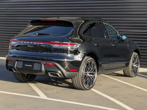Certified 2026 Porsche Macan image 9