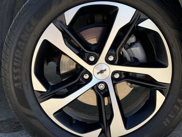 Used 2025 Chevrolet Trax RS w/ Sunroof Package FWD image 11