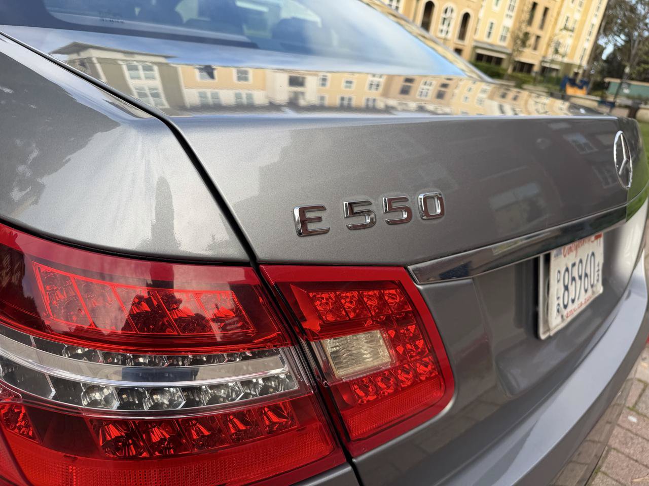 Used 2010 Mercedes-Benz E 550 Sedan image 24