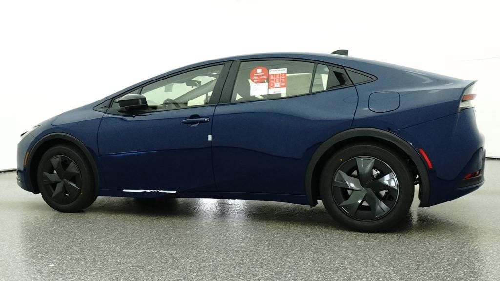 New 2027 Toyota Prius LE FWD image 23