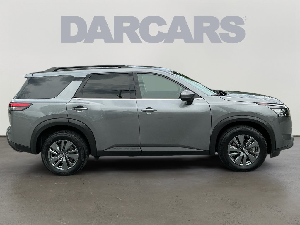 Used 2025 Nissan Pathfinder SV AWD/4WD image 8