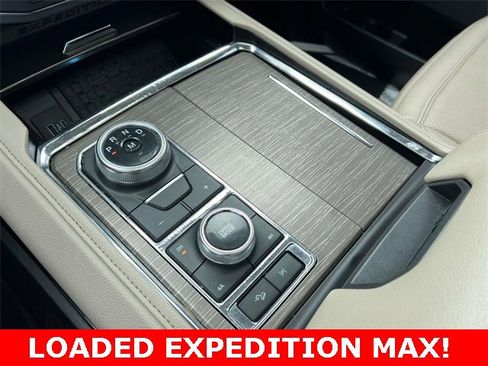 Used 2022 Ford Expedition Max Limited image 19