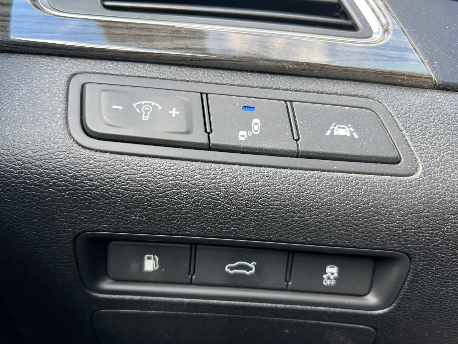 Used 2015 Hyundai Sonata Limited w/ Option Group 06 FWD image 30