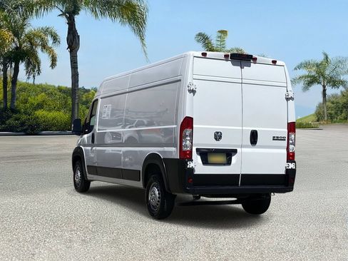 Used 2025 RAM ProMaster 2500 w/ Convenience Group FWD image 3