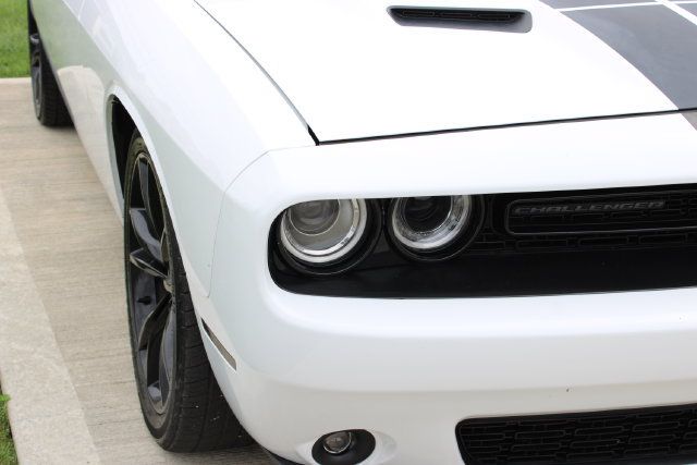 Used 2018 Dodge Challenger SXT w/ Blacktop Package RWD image 3