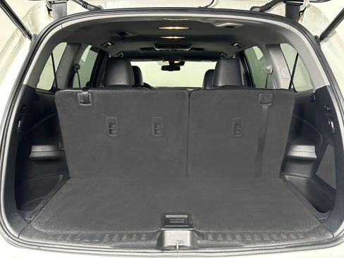 Used 2017 Honda Pilot Touring image 16