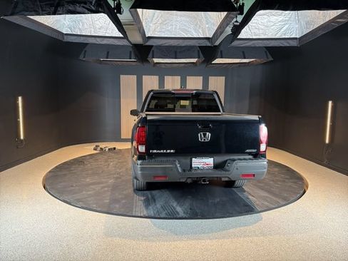 Used 2020 Honda Ridgeline Black Edition image 4