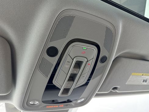 Used 2019 Audi Q8 Premium Plus image 26