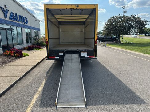 Used 2022 Ford E-350 and Econoline 350 Super Duty RWD image 15