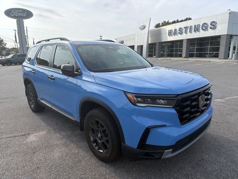 Used 2023 Honda Pilot TrailSport image 1