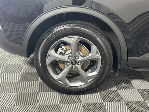 Used 2025 Ford Escape ST-Line image 19