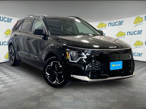 Used 2024 Kia Niro Wind w/ Wind Preserve Package FWD image 1