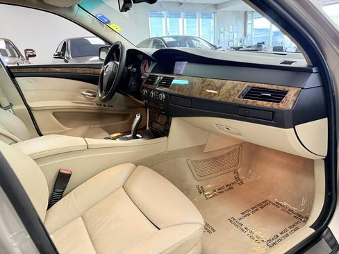 Used 2008 BMW 528i Sedan w/ Premium Pkg RWD image 18