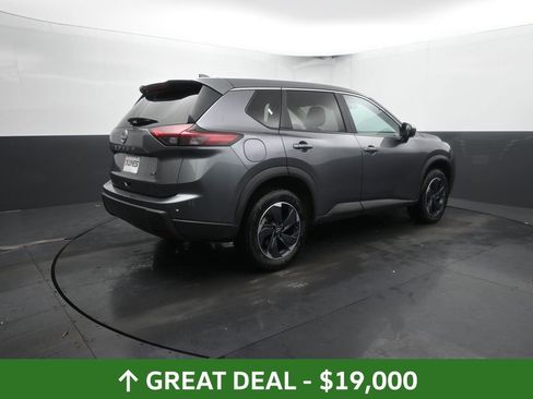 Used 2024 Nissan Rogue SV image 15