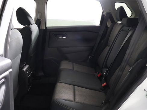 Used 2024 Nissan Rogue SV image 26