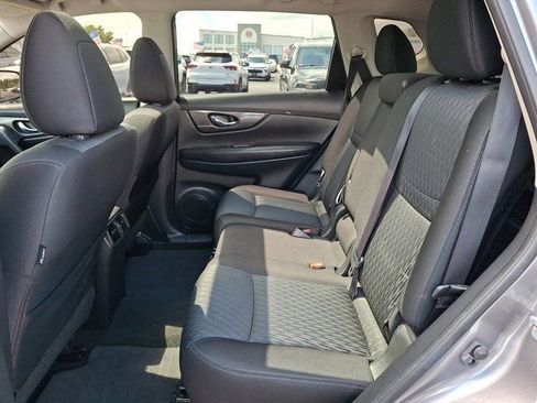 Used 2018 Nissan Rogue SV w/ Sun & Sound Touring Package AWD/4WD image 13