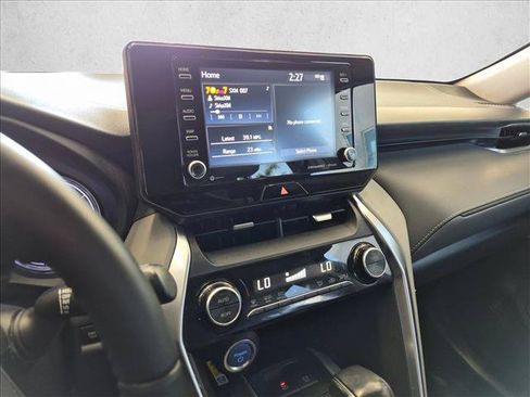 Used 2021 Toyota Venza LE w/ Carpet Mat Package (TMS) AWD/4WD image 20