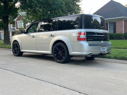 Used 2019 Ford Flex Limited w/ Limited Appearance Package AWD/4WD image 3