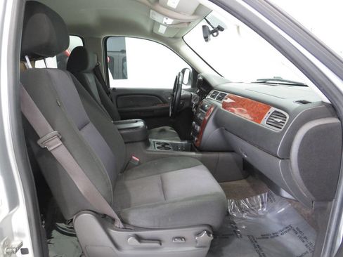 Used 2013 Chevrolet Avalanche LS RWD image 11