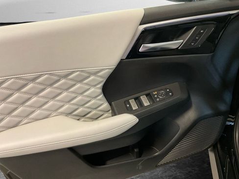 New 2025 Mitsubishi Outlander SEL image 14