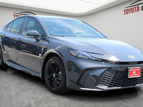 Certified 2025 Toyota Camry SE w/ Convenience Package AWD/4WD image 6