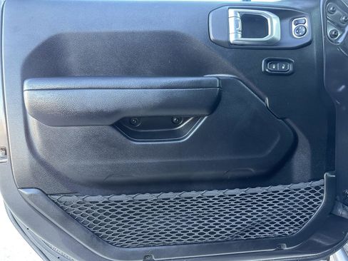 Used 2023 Jeep Wrangler Unlimited Rubicon w/ Cold Weather Group image 24