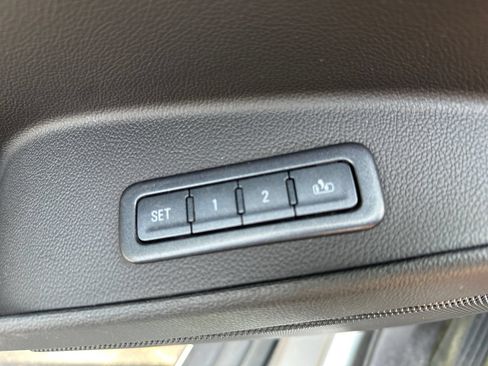 Used 2015 Chevrolet Tahoe LTZ AWD/4WD image 17