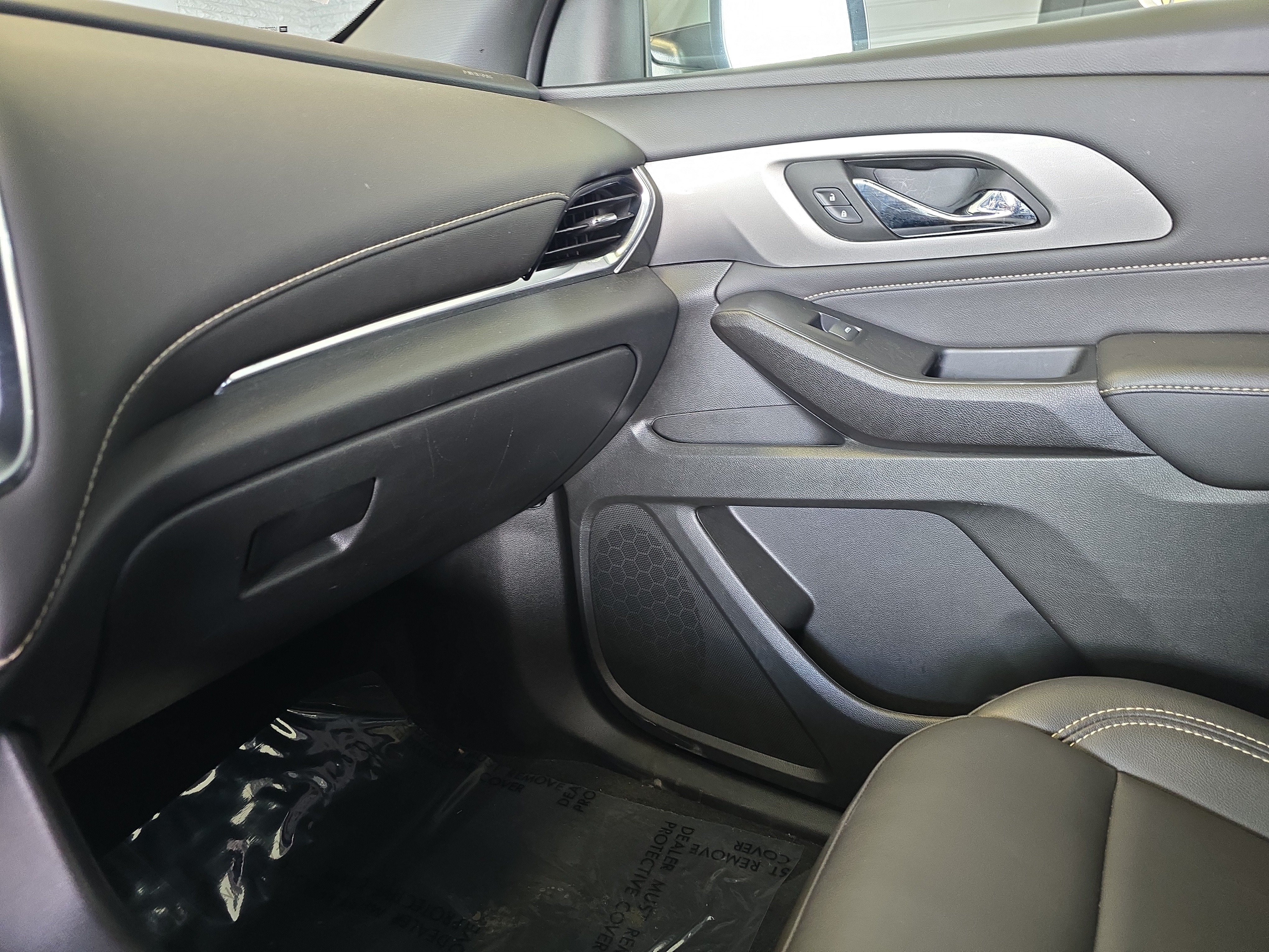 Used 2023 Chevrolet Traverse LT AWD/4WD image 37