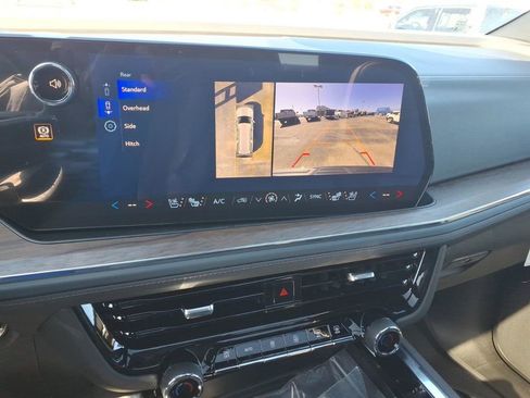 New 2026 Chevrolet Suburban High Country image 9