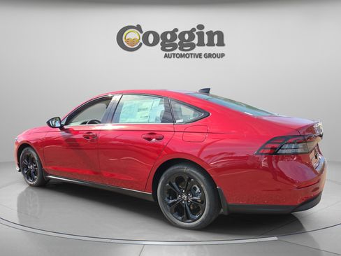 New 2025 Honda Accord SE image 4