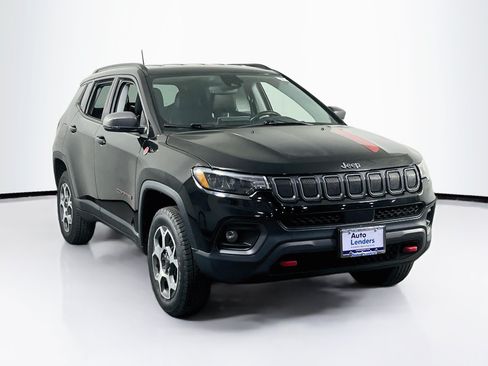 Used 2022 Jeep Compass Trailhawk w/ Trailhawk Convenience Group AWD/4WD image 3