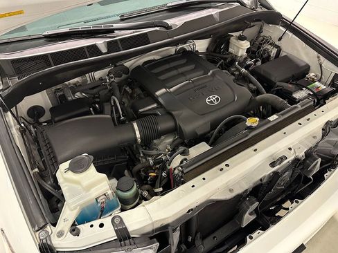 Used 2016 Toyota Sequoia SR5 image 3