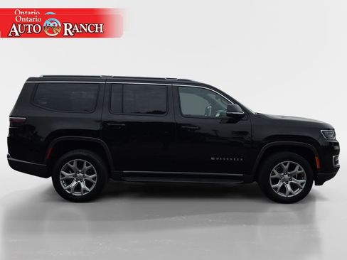 Used 2022 Jeep Wagoneer Series II AWD/4WD image 6
