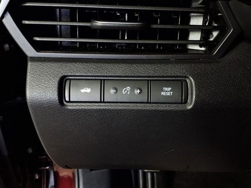 Used 2024 Nissan Altima 2.5 SV image 24