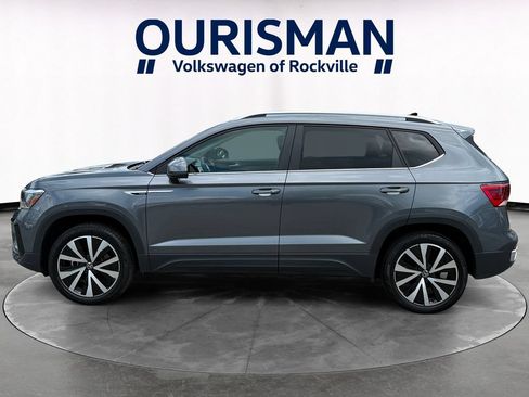 Used 2023 Volkswagen Taos SE FWD image 3