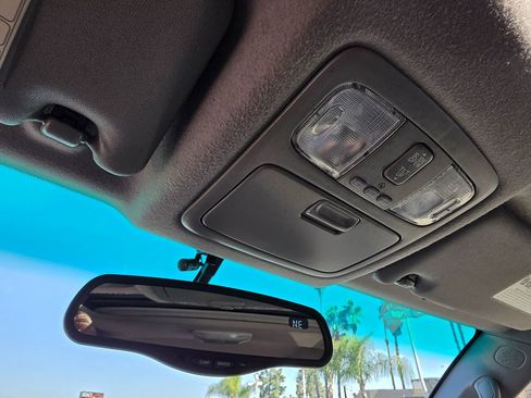 Used 2005 Toyota 4Runner Limited image 33