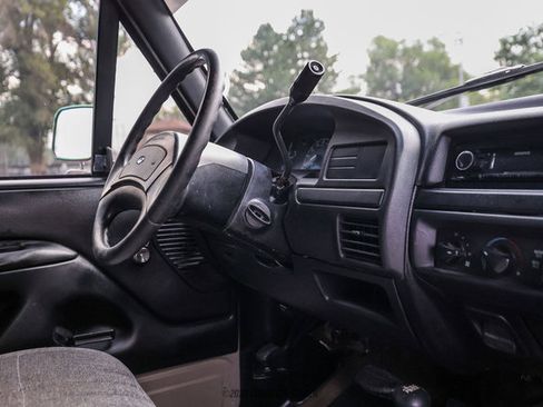 Used 1993 Ford F150 XL AWD/4WD image 64