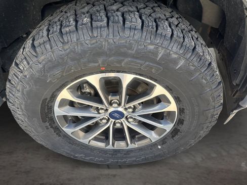 Used 2019 Ford F150 XLT w/ Equipment Group 302A Luxury AWD/4WD image 16