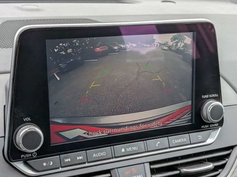 Used 2025 Nissan Altima 2.5 SV FWD image 24