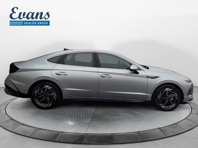 Used 2026 Hyundai Sonata SEL FWD image 9