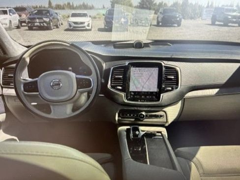 Used 2023 Volvo XC90 T8 Ultimate w/ Lounge Package AWD/4WD image 4