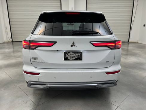 Used 2025 Mitsubishi Outlander SE AWD/4WD image 8