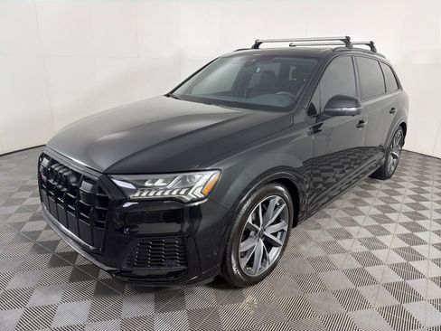 Used 2023 Audi SQ7 Premium Plus w/ Executive Package image 3