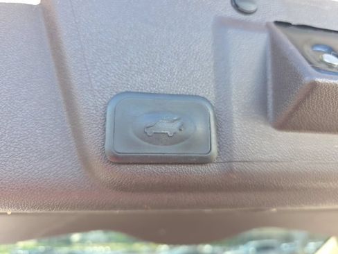 Used 2017 Buick Enclave Premium w/ Experience Buick Package FWD image 13