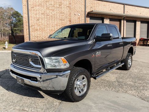 Used 2017 RAM 2500 Tradesman w/ Chrome Appearance Group image 9