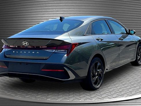 Used 2026 Hyundai Elantra Sport FWD image 6