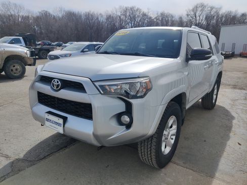 Used 2018 Toyota 4Runner SR5 Premium image 8