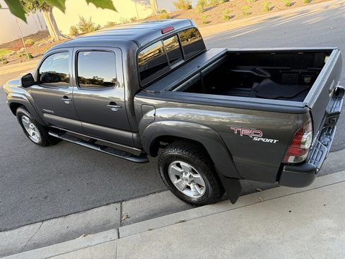 Used 2013 Toyota Tacoma PreRunner w/ TRD Sport Pkg image 11