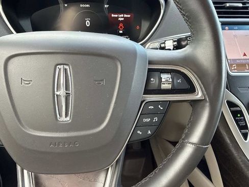 Used 2019 Lincoln Nautilus Select FWD image 16